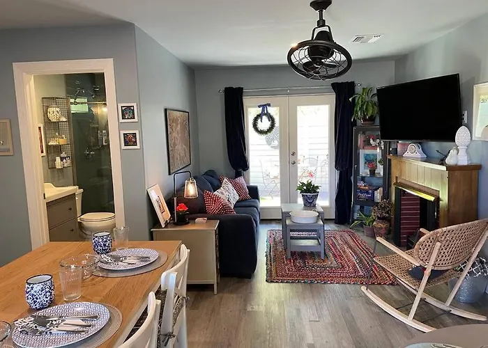 Encanto Cactus Flower Casita Holiday home Phoenix